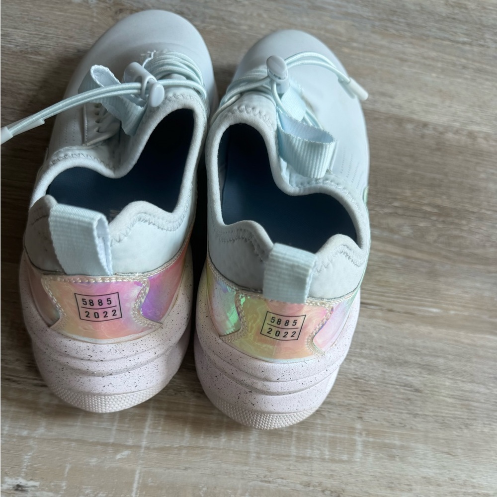 Clove nursing shoes size 8.5